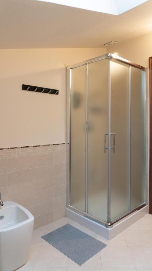Villa Riva Lago - Apartment With Parking Tavernola Bergamasca Εξωτερικό φωτογραφία